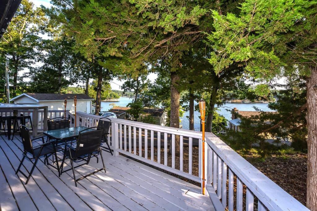 Sunrise Beach Funky Little Lakehouse - Private Dock And Sunset View מראה חיצוני תמונה