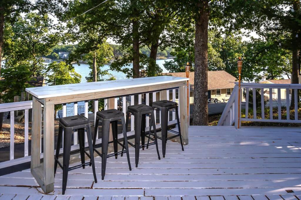 Sunrise Beach Funky Little Lakehouse - Private Dock And Sunset View מראה חיצוני תמונה